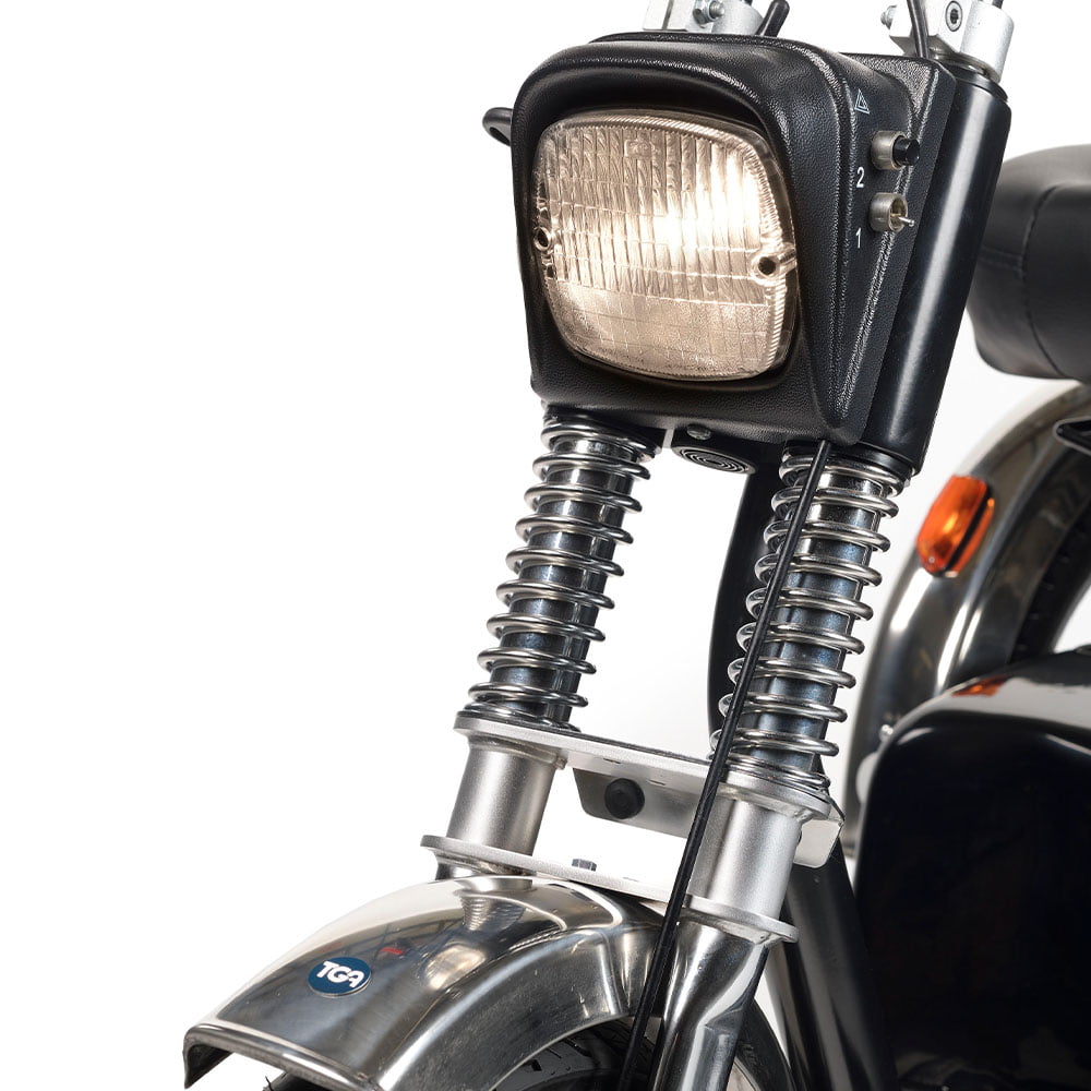 Front suspension ond headlamp on the TGA Supersport