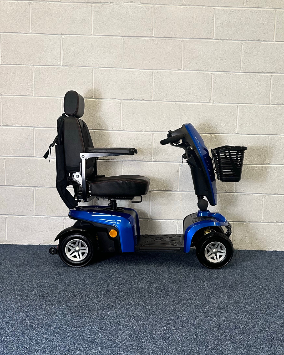 Approved Used Kymco Komfy 8 in blue with basket