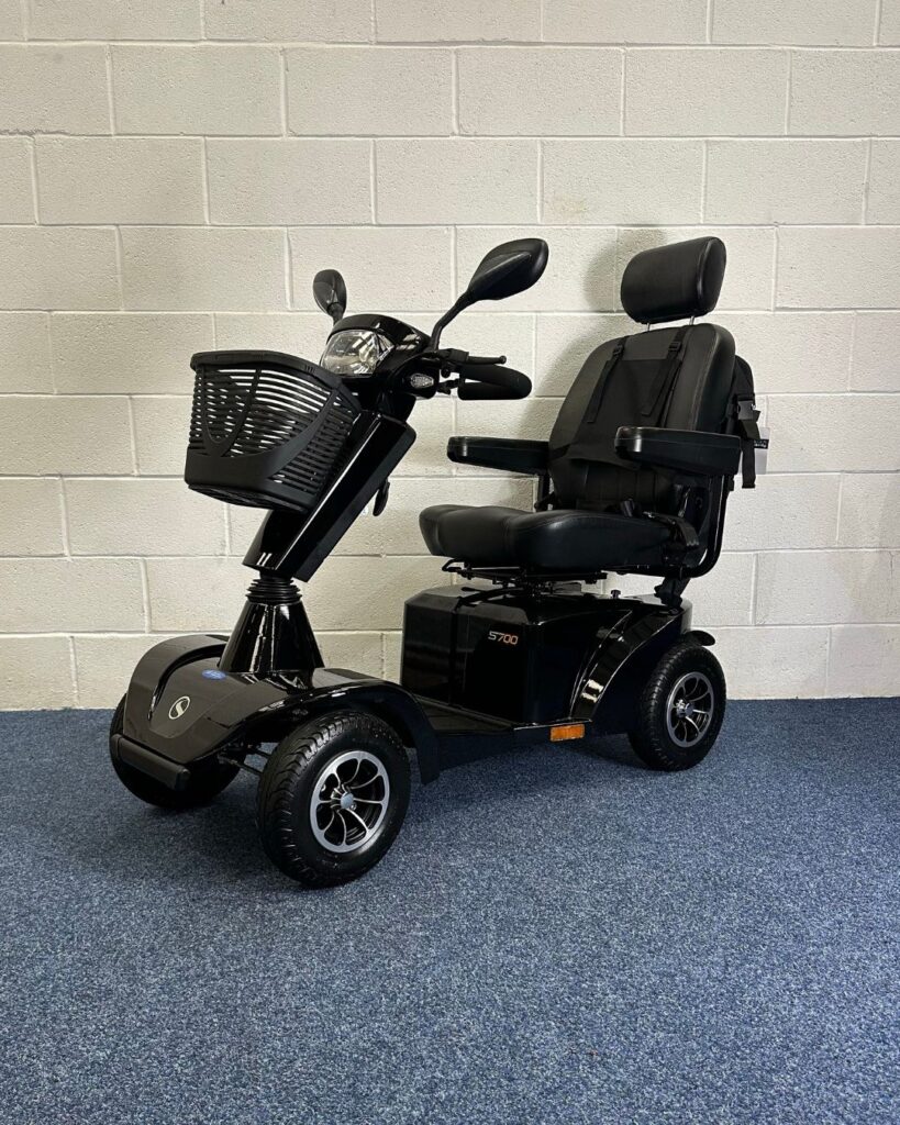 Approved Used Sterling S700 in black with basket and 2 mirrors