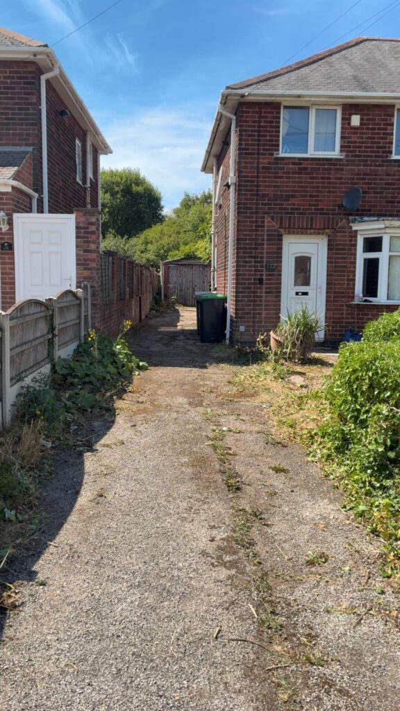 Act 11 of 30: Premier Community Volunteers Transform Overgrown Garden in Hucknall