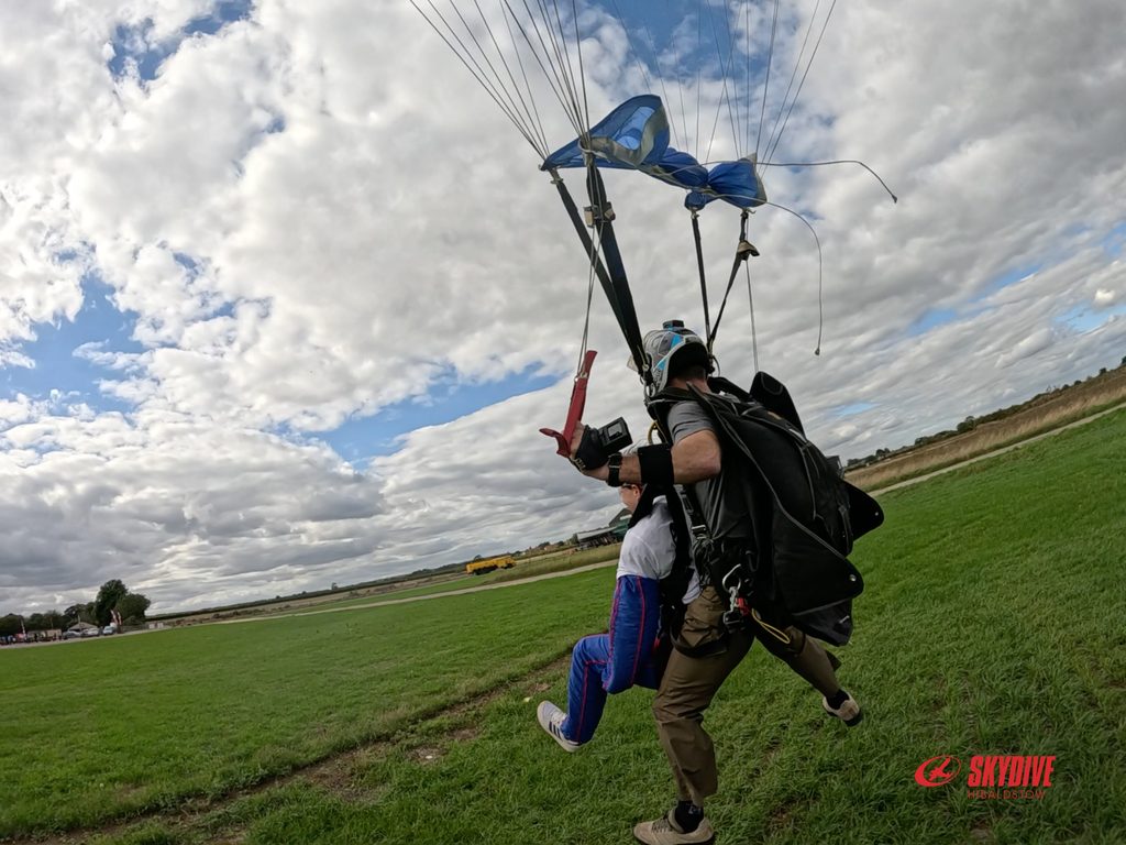 Act 18 of 30: Carlie Takes the Leap for Ashgate Hospice